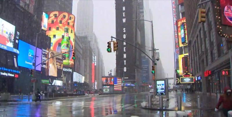 new-york-moey-raining.jpg