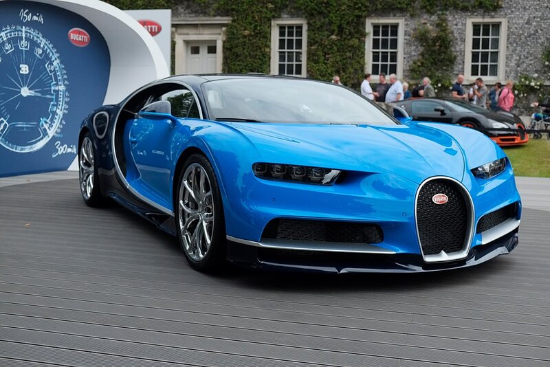 1024px-Bugatti_Chiron_(36559710091).jpg